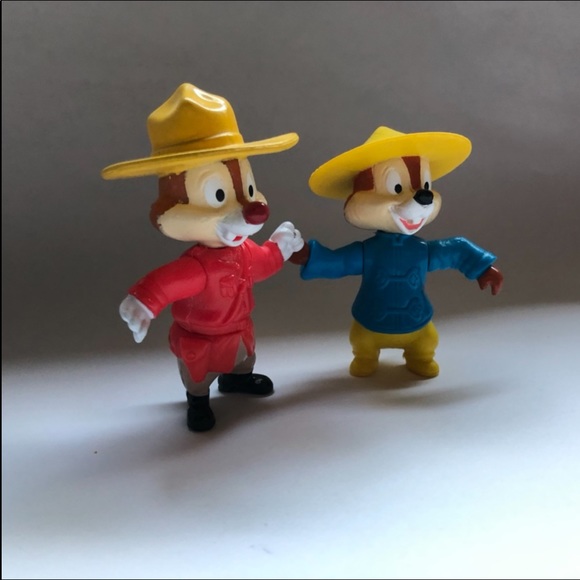 Disney Epcot McDonald’s Dale (Canada) toy - Picture 5 of 8